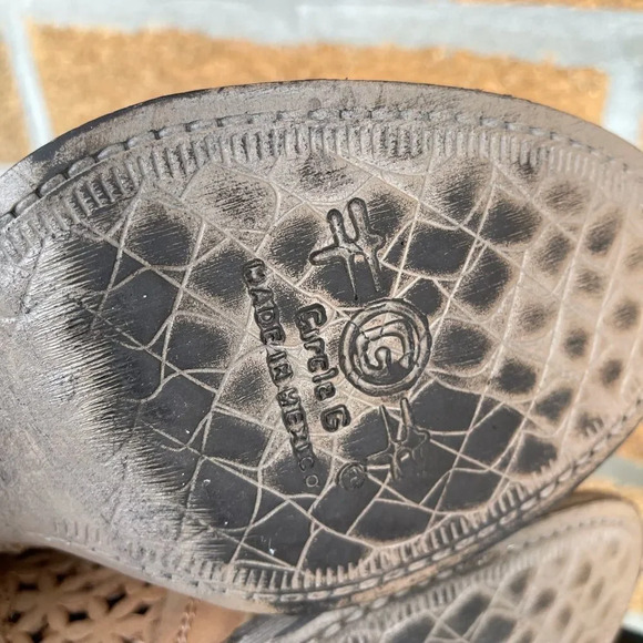 CORRAL CIRCLE G WOMEN'S DISTRESSED ROUND TOE ZIPPER ANKLE BOOT 7.5 - Picture 5 of 9